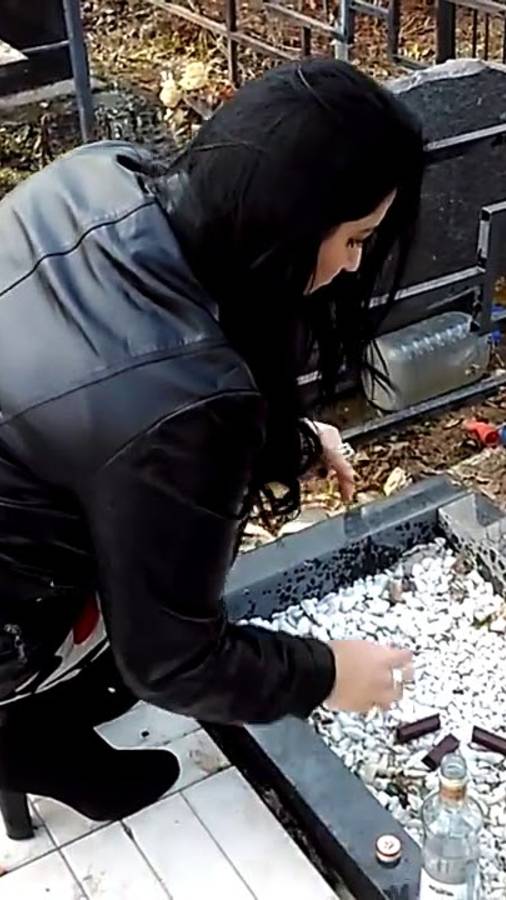 АКТИВНАЯ МОГИЛА. ИНГА ХОСРОЕВА