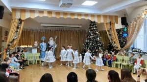 Танец  девочек "Кабы не было зимы"