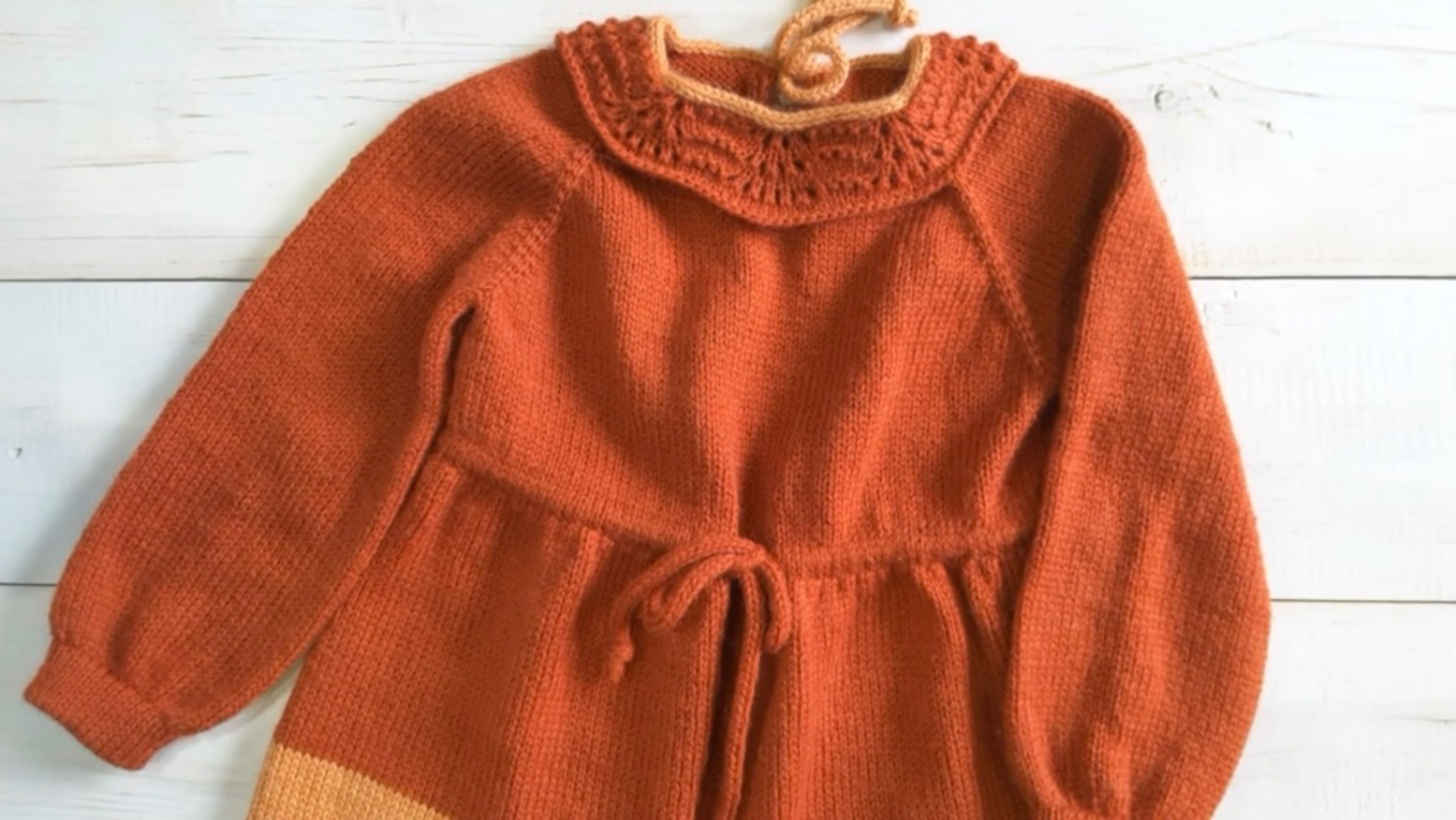 Детское платье (спицами) смотреть онлайн