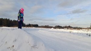 Ника Антошка бегают по снегу 24 февраля 2024 Белореченский