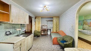 Продается просторная 2-комнатная квартира в тихом районе города!