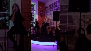 Евгений и Валерия Шахрай на закрытом меропри-ии для близких друзей устроили уединенный, тёплый вечер