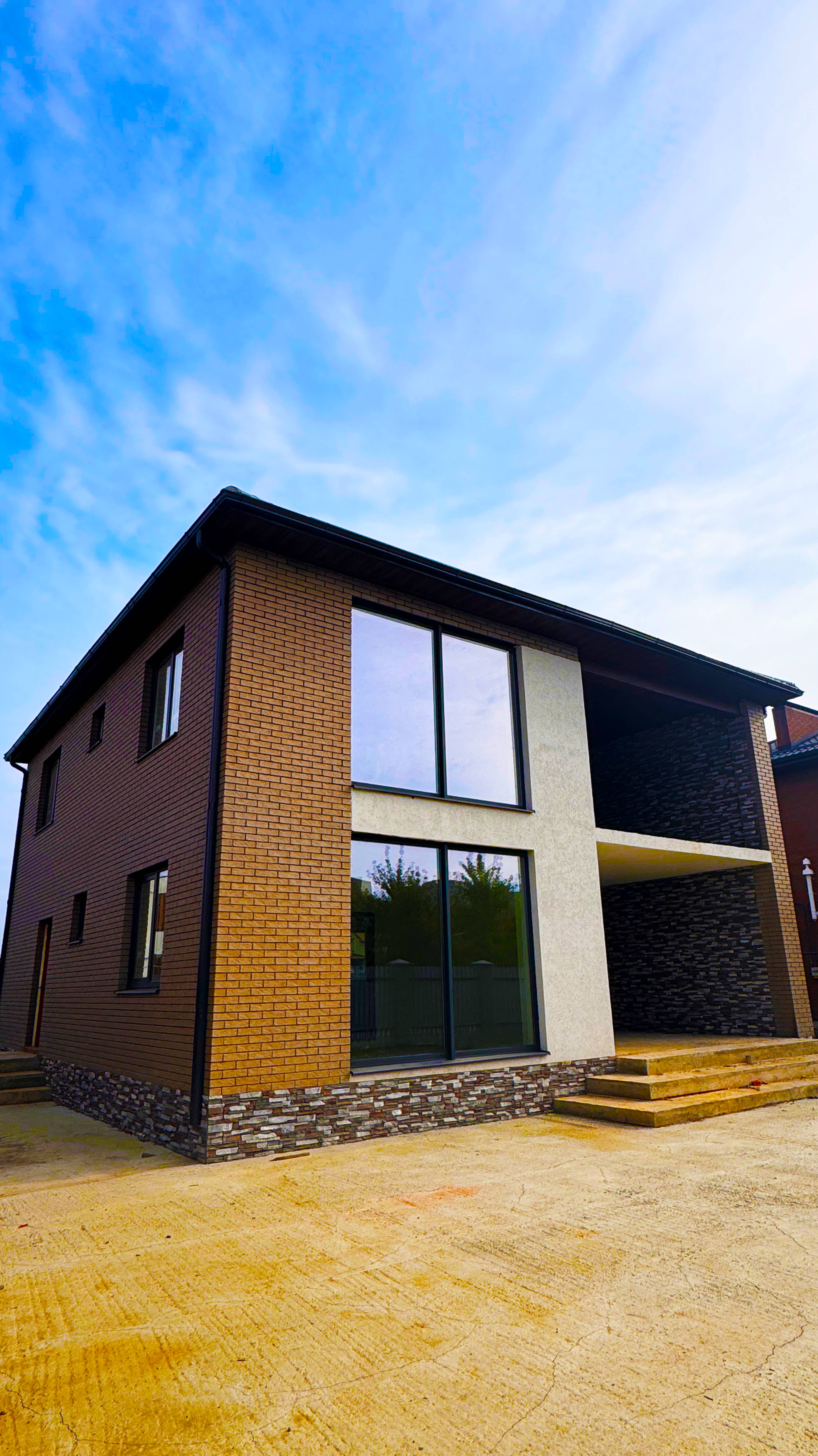 Современный двухэтажный дом с террасой! смотреть онлайн