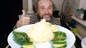 обед с Рыжулей. моя любимая картофельная пюрешка. мукбанг. обжор. еда на камеру. диета. шизофрения.