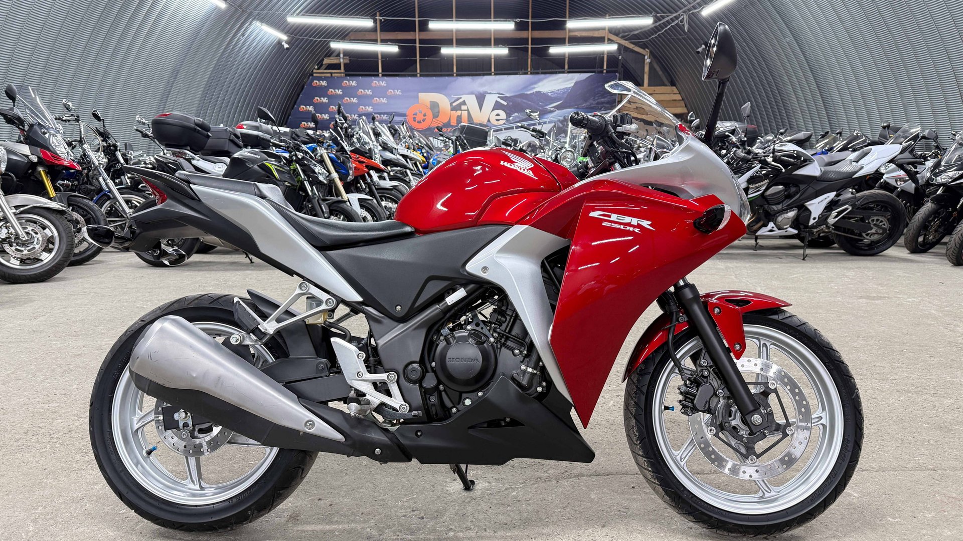 Обзор Honda CBR 250R |В НАЛИЧИИ| смотреть онлайн