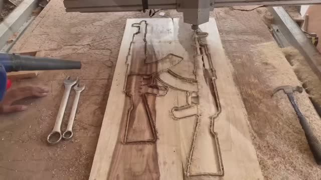 Изготовление деревянных АК-47, интересно