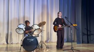 Песня на английском языке. Школа 25 Анжелина и Настя