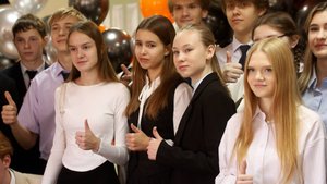 Школьники получают среднее образование в инженерных классах Уральской Стали.