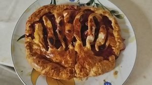 БЫСТРО И ПРОСТО СЛОЙКА С ЯГОДАМИ. В МОЕМ СЛУЧАЕ С КЛУБНИКОЙ