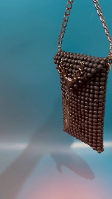 Чехол для телефона из бусин ручной работы. #сумкаизбусин #handmade #Busibum смотреть онлайн