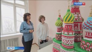 Костромской школьник три года собирал из бумаги макет храма Василия Блаженного