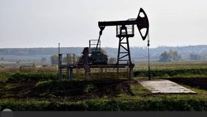 Экономист назвал сценарии для валютного рынка РФ в условиях санкций США