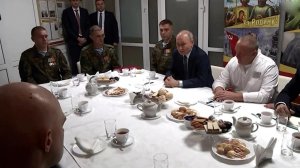 Путин заявил, что Россия готова пустить журналистов в зону окружения противника