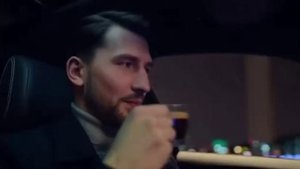 Китайцы выкатили новый технологичный кроссовер — теперь с памятью аж на 512 ГБ и встроенной кофема😂