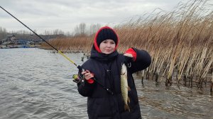 Первая щука дочки )