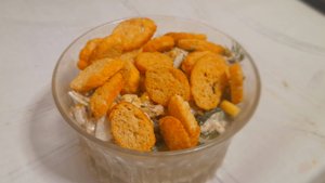 Салат со шпротами