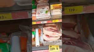 В понедельник был выходной//Пошла к зубному//Также мы немножко походили по магазинам//Поболтали