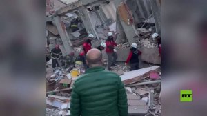 تركيا.. انهيار مبنى من 6 طوابق في إسطنبول