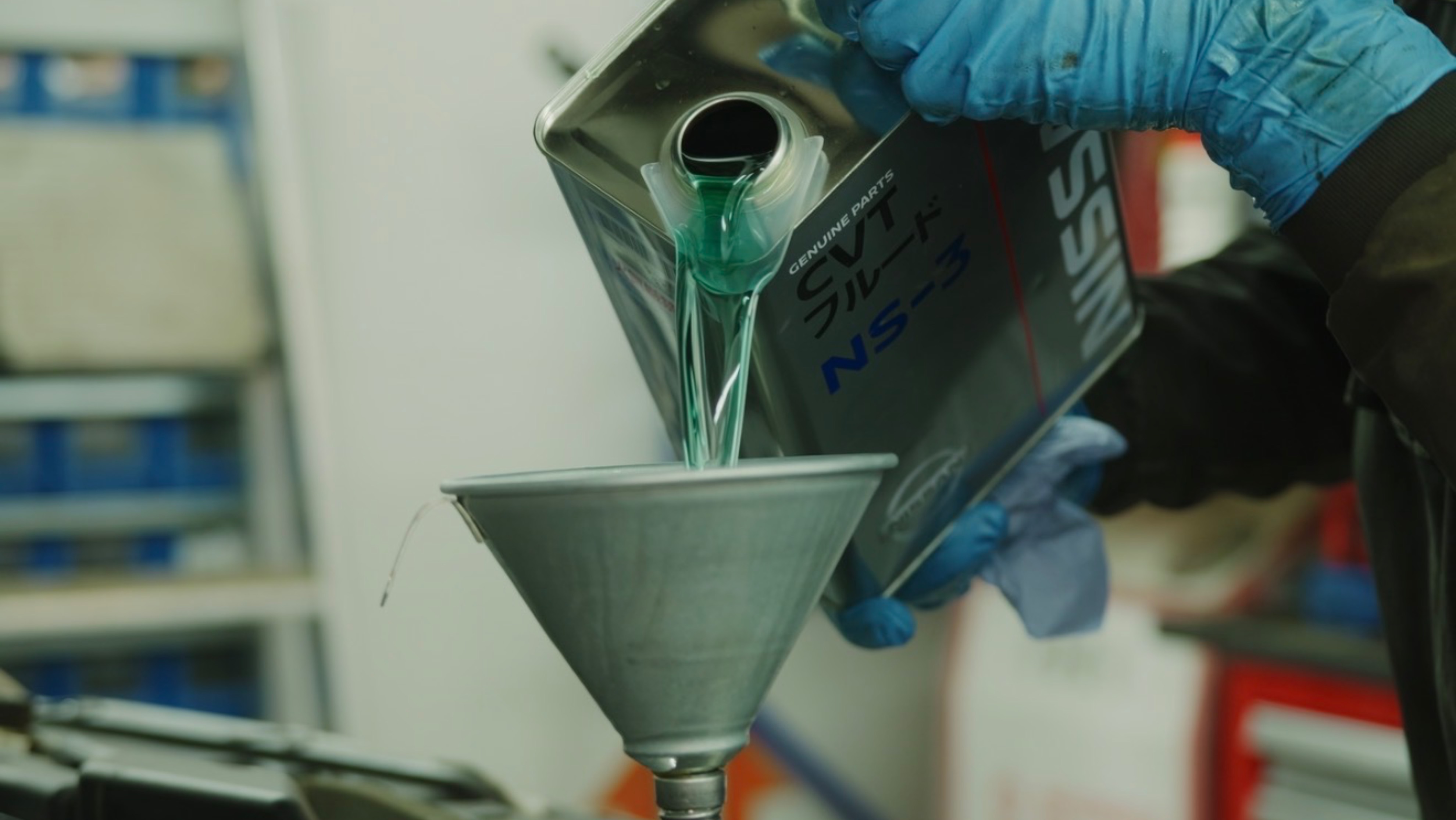 Nissan X-Trail T32, 2020 г. — полная замена масла в вариаторе (CVT) смотреть онлайн