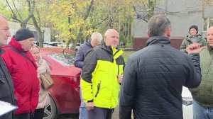 Александр Орехов присоединился к субботнему обходу придомовых территорий