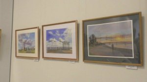 Две выставки, два мира...