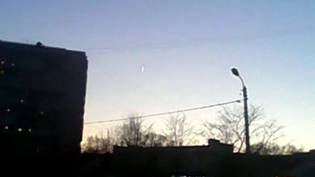 В небе что-то висит. НЛО? смотреть онлайн