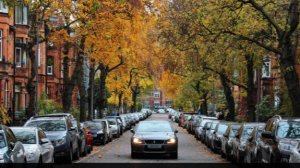 Подросток ворвался в машину и изрезал мужчину на заднем сиденье