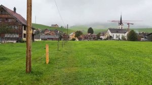 Когда дождь делает Швейцарию ещё красивее 🌧 Прогулка по уютным альпийским посёлкам