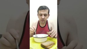 Мукбанг обжор салат из огурцов и помидоров с чесноком зеленью и майонезом