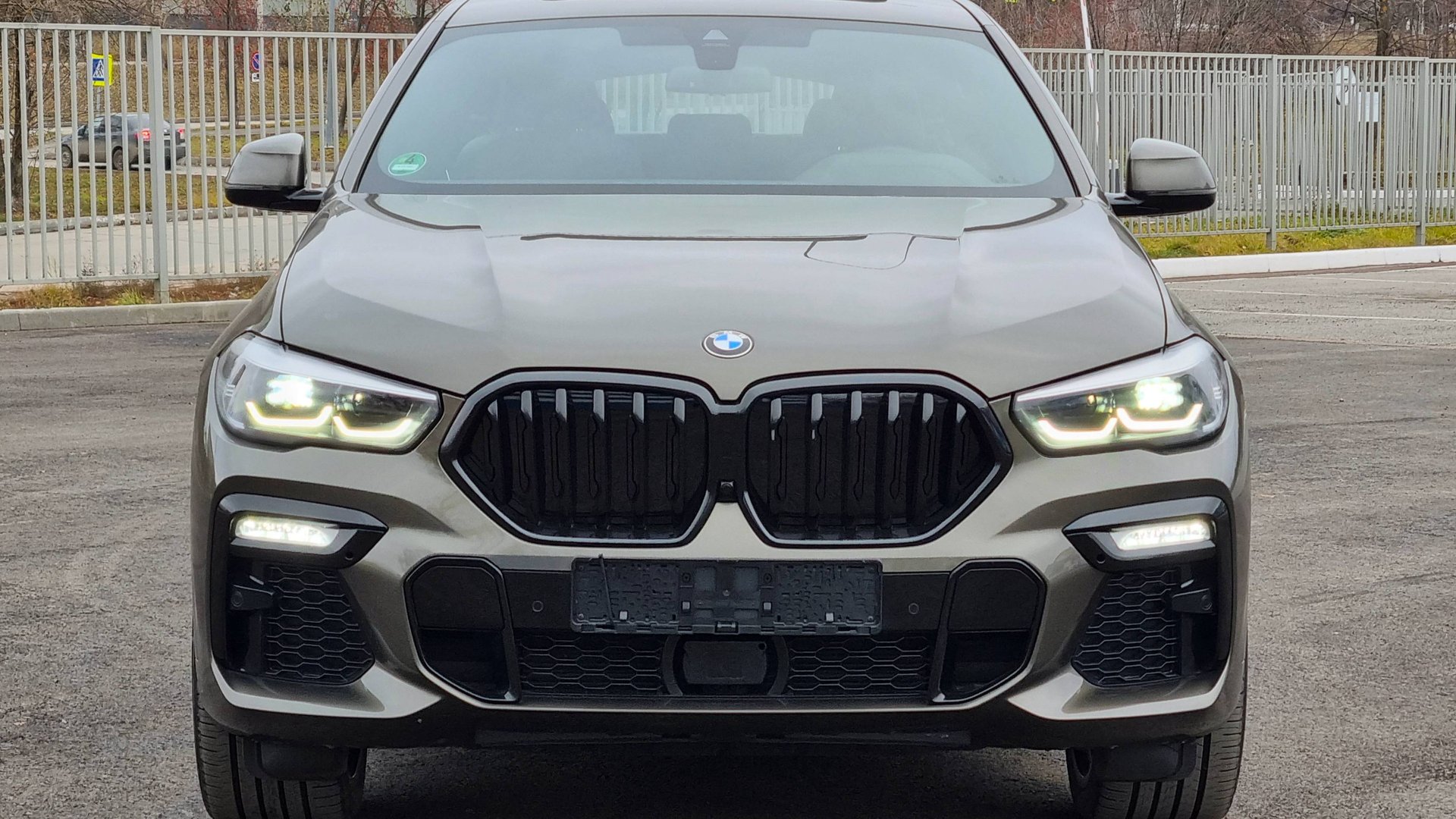 BMW X6 40i смотреть онлайн