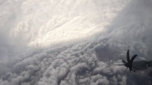 В самом сердце бури: Американские пилоты сняли ураган "Мелисса" изнутри