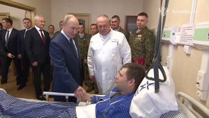 Владимир Путин навестил Руслана Колыванова, получившего ранения в ходе СВО, 29 октября 2025 года