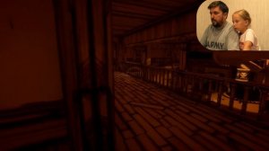 АЛИСА в реальной жизни Папа и Катя играют Бенди 4