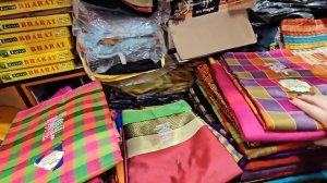 Выбираем 30 сари для индийских девушек. Глаза разбежались! Муж пытается мне помочь.