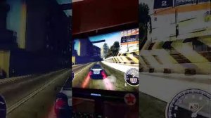 учусь играть в гонки