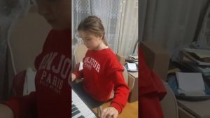 играю на пианино