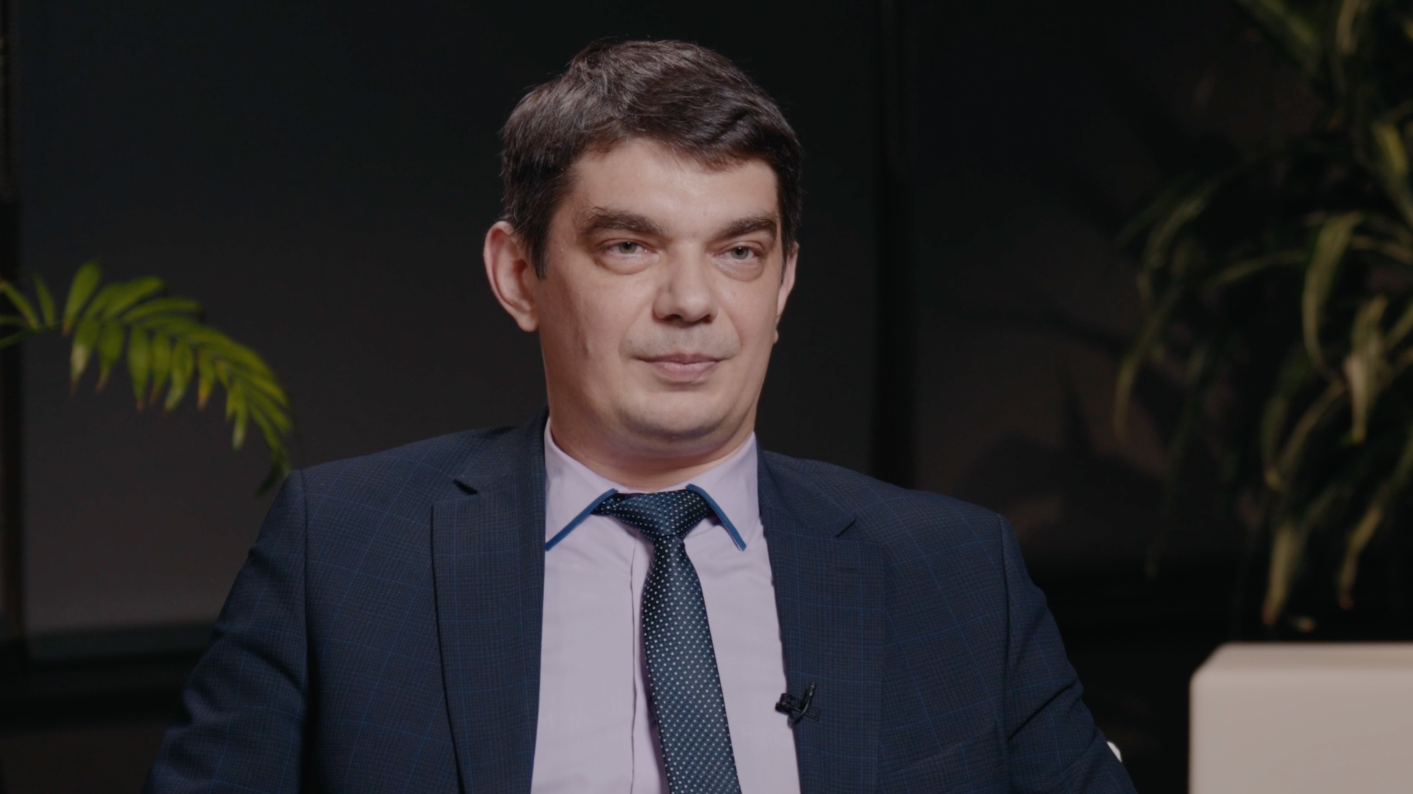 «Мы всегда делали акцент на проведение фундаментальных исследований» | Виталий Земляк