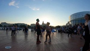 2022-06-25 20-23 (09) TIMELAPSE - VicIVA + ValeSTAR HARLEY QUINN + JOKER Dancing acro Exhibition