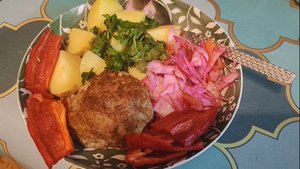 Тарелочки. Приготовила сухарики.