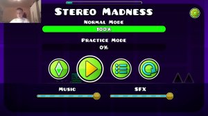 Прохожу официальные уровни в геометри дэш