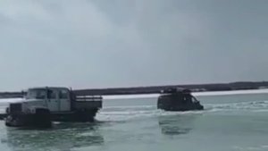 Зимник..БЕССТРАШНЫЕ ВОДИТЕЛИ НА РУССКИХ ГРУЗОВИКАХ