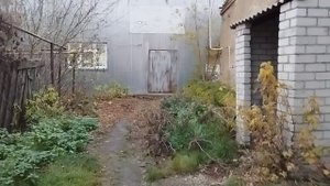 обойдите там, слева