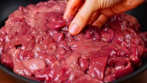 Очень вкусная печень с картошкой за 20 минут. Как приготовить куриную печень рецепты.