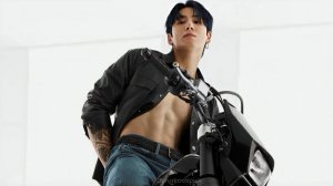 Официальная фотосессия Чонгука для кампании Calvin Klein 2025