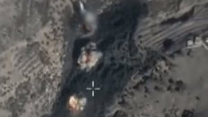 جنوب لبنان.. الجيش الإسرائيلي يعلن استهدافه منشآت عسكرية تابعة لحزب الله