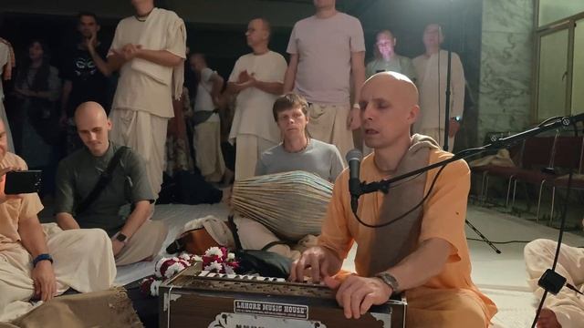 2025-10-28  Дамодараштака во Вриндаване