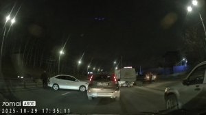 Вечернее ДТП на Ларина, 29.10.2025