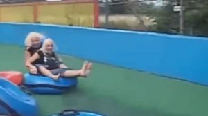 Какие же безумно смешные девушки!