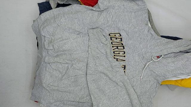 Толстовки брендовые (~90% мужские)