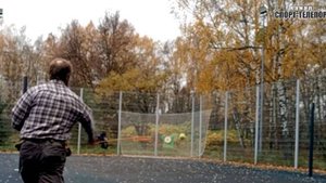 Метание пращой, 20 метров. Несколько удачных бросков.